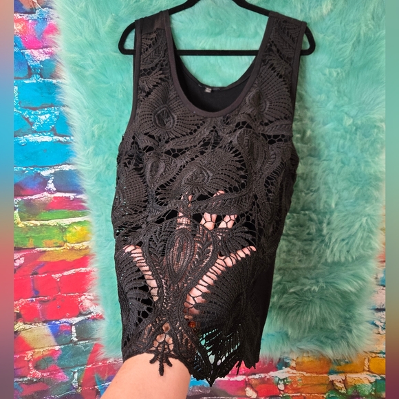 Lane Bryant Black Sleeveless Embroidered, Sleeveless Top Size 26/28 - Picture 4 of 9